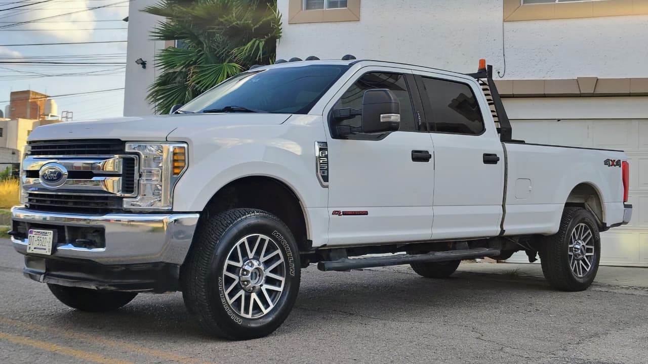 FORD SUPER DUTY F-250